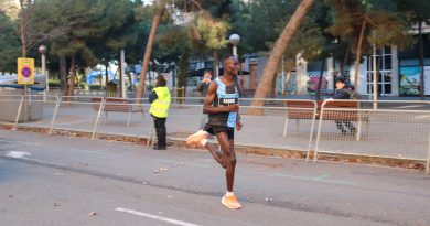 Kibiwott Kandie y Joyciline Jepkosgei vencedores de la eDreams Mitja Marató Barcelona 2024
